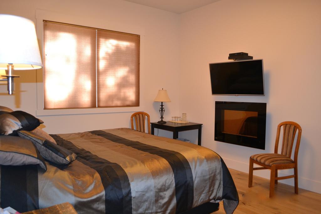 Radium Elk Park B & B Radium Hot Springs Rum bild
